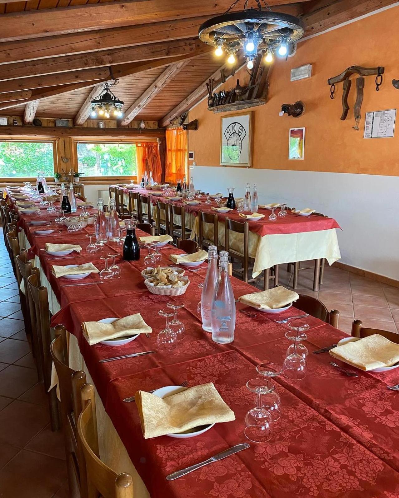 Agriturismo La Ruota Montelupo Albese Exteriér fotografie